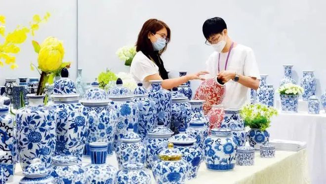 瞭望·治国理政纪事丨加快走向贸易强国(图3) 瞭望·治国理政纪事丨加快走向贸易强国(图3)