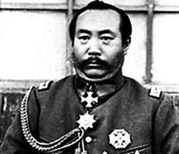 民国第一悍匪扒毁铁路劫持国际贸易列车招安当旅长却无福消受(图1)