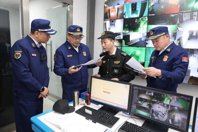 “蓝朋友”+ 春节“我在岗”安全“不打烊”化工消防春节坚守一线守护万家平安(图2)